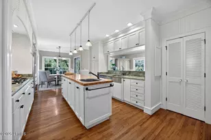 111 Fort Walker Dr, Hilton Head, SC 29928 - Photo 10