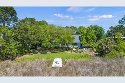 111 Fort Walker Drive, Hilton Head, SC 29928 - Photo 2