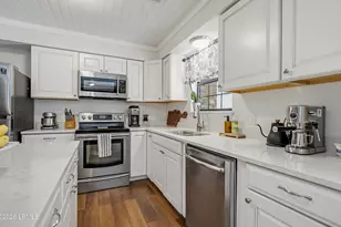 2406 Grinkley Ct, Port Royal, SC 29935 - Photo 10