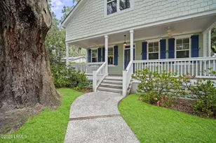 1301 Newcastle St, Beaufort, SC 29902 - Photo 2