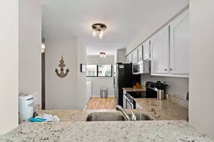 15 Deallyon Ave, Hilton Head, SC 29928 - Photo 8