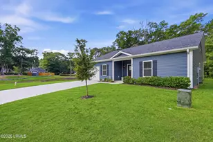 32 Avalon Dr, Beaufort, SC 29907 - Photo 2