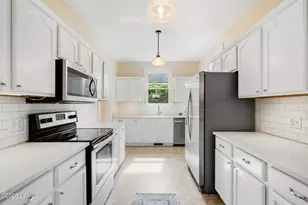 2668 Broad St, Beaufort, SC 29902 - Photo 10