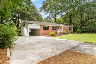 2306 Langhorne Dr, Beaufort, SC 29902 - Photo 2
