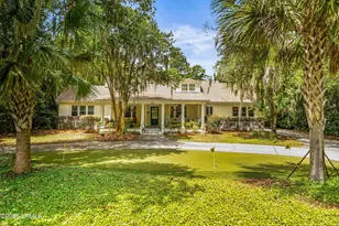 864 Ribaut Rd, Beaufort, SC 29902 - Photo 2