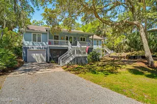 703 Seahorse Rd, Ladys Island, SC 29920 - Photo 2