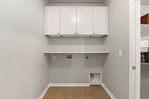 8 Cedar Creek Cir, Beaufort, SC 29906 - Photo 10