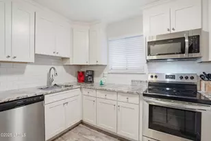 663 William Hilton Pkwy, Hilton Head Island, SC 29928 - Photo 2