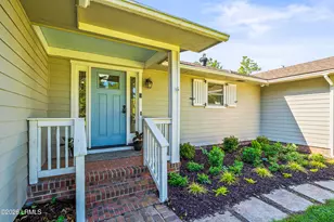 2255 Plantation Dr, Beaufort, SC 29902 - Photo 8