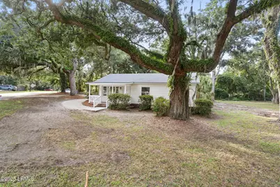 27 Miller Drive W, Beaufort, SC 29907 - Photo 4