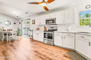 2101 Wilson Dr, Beaufort, SC 29902 - Photo 12