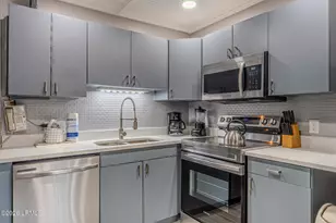 21 Lagoon Rd, Hilton Head Island, SC 29928 - Photo 6
