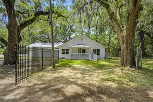 1890 Trask Pkwy, Seabrook, SC 29940 - Photo 2