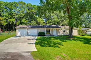 1993 Colonial Ave, Beaufort, SC 29906 - Photo 2