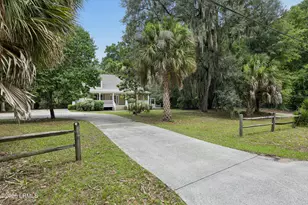 815 Sams Point Rd, Beaufort, SC 29907 - Photo 4