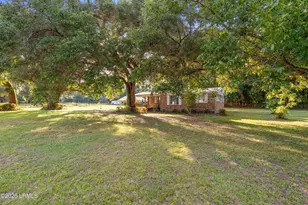 2 Parker Dr, Beaufort, SC 29906 - Photo 2