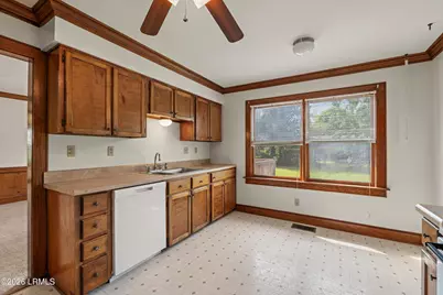 6025 Creek Road, Beaufort, SC 29906 - Photo 10