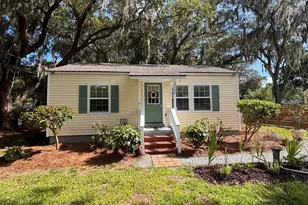 1102 Lafayette St, Beaufort, SC 29902 - Photo 2