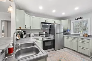 1102 Lafayette St, Beaufort, SC 29902 - Photo 10