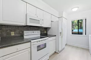 25 Deallyon Ave, Hilton Head Island, SC 29928 - Photo 8