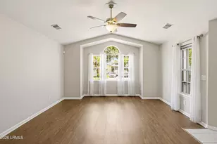2907 Waters Edge Ct E, Beaufort, SC 29902 - Photo 4