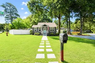 2724 Oaklawn Ave, Beaufort, SC 29902 - Photo 1