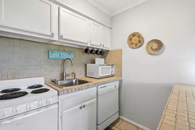 40 Folly Field Road #C302, Hilton Head Island, SC 29928 - Photo 10