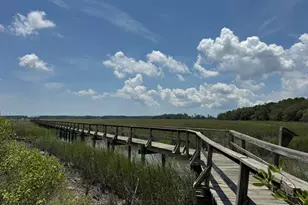 418 Broad River Dr, Beaufort, SC 29906 - Photo 2