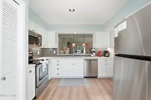 60 Carnoustie Rd, Hilton Head Island, SC 29928 - Photo 2