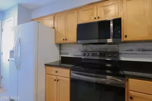 15 Deallyon Ave, Hilton Head, SC 29928 - Photo 6