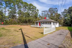 1706 Battery Park Dr, Port Royal, SC 29935 - Photo 2