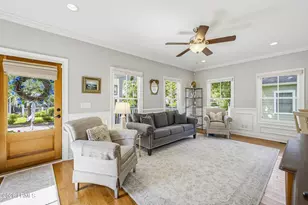 318 Cockle Ln, Beaufort, SC 29906 - Photo 8