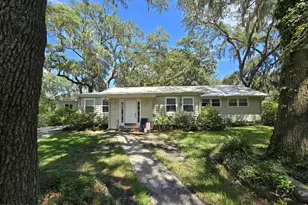 1403 Newcastle St, Beaufort, SC 29902 - Photo 2