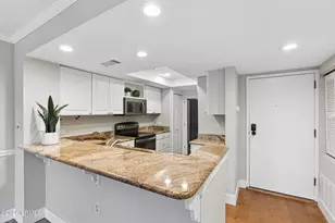 13 Harbourside Ln, Hilton Head, SC 29928 - Photo 4