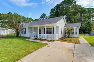 8 Shiney Leaf Ct, Beaufort, SC 29907 - Photo 2