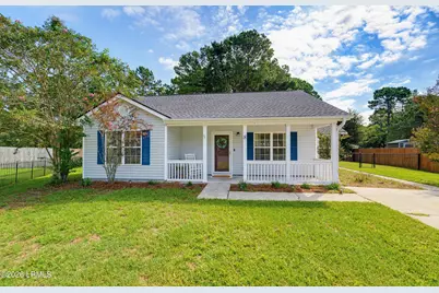 8 Shiney Leaf Court, Beaufort, SC 29907 - Photo 1
