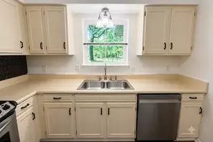 2505 Hermitage Rd, Beaufort, SC 29902 - Photo 12