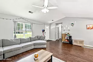 77 Pelican Cir, Beaufort, SC 29906 - Photo 6