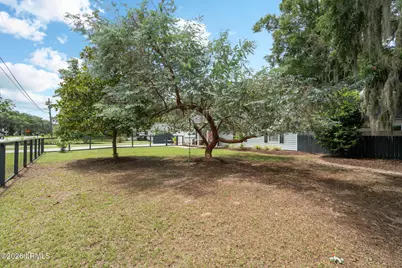 1611 Madrid Avenue, Port Royal, SC 29935 - Photo 16