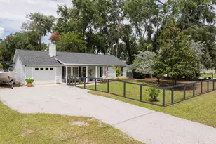 1611 Madrid Ave, Port Royal, SC 29935 - Photo 8