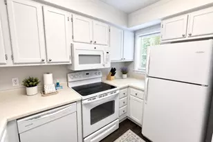 663 William Hilton Pkwy, Hilton Head Island, SC 29928 - Photo 4