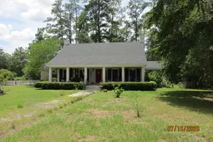 383 W Carolina Ave, Varnville, SC 29944 - Photo 1
