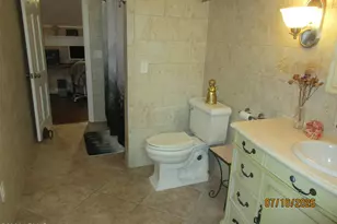 383 W Carolina Ave, Varnville, SC 29944 - Photo 18