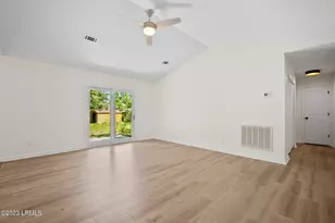 7 Grandiflora Ln, Beaufort, SC 29907 - Photo 4