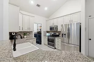 21 Sea Island Dr, Bluffton, SC 29910 - Photo 16