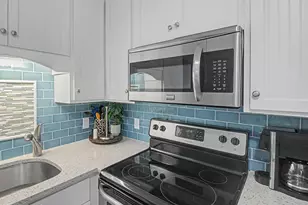 40 Folly Field Rd, Hilton Head Island, SC 29928 - Photo 8