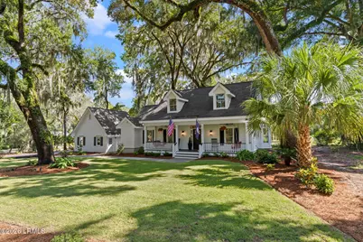 402 Island Circle E, Saint Helena Island, SC 29920 - Photo 2