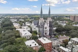 24 E Liberty St, Savannah, GA 31401 - Photo 2