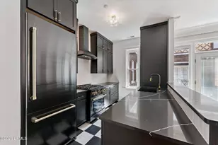 24 E Liberty St, Savannah, GA 31401 - Photo 6