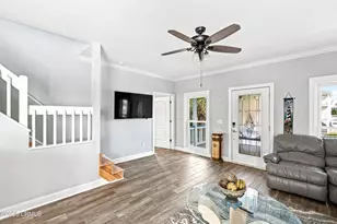 8 Windjammer Ln, Harbor Island, SC 29920 - Photo 4